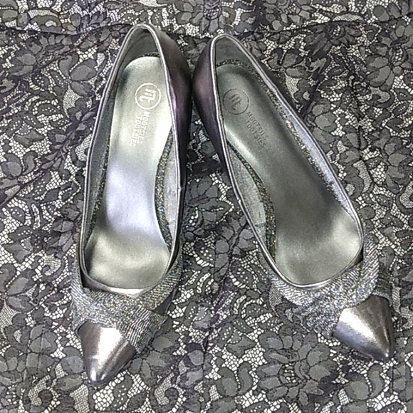 Ladies silver Mootsie Tootsies heels, Sz 8.5 - Picture 1 of 4